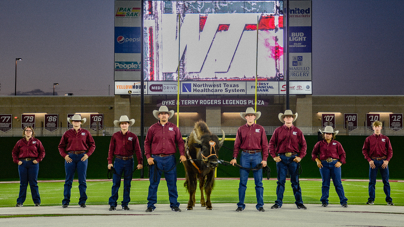 WT’s Live Buffalo Mascot Thunder XIV and Herdsmen to Make Football ...